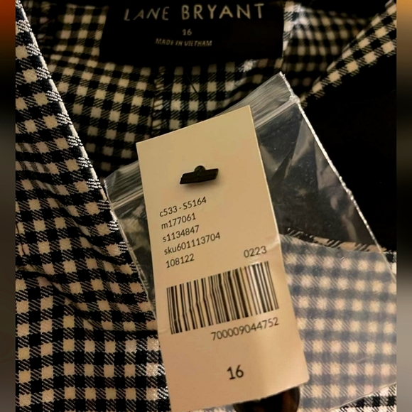 Lane Bryant The 4 Season, Checkered Slim Capri, 20 Mid rise  NWT - Picture 3 of 4